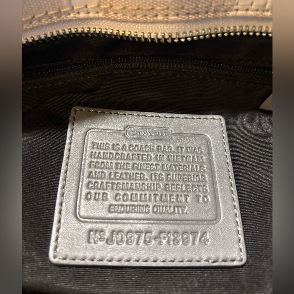 Coach Gray and Cream Signature Shoulder Bag - Picture 3 of 11